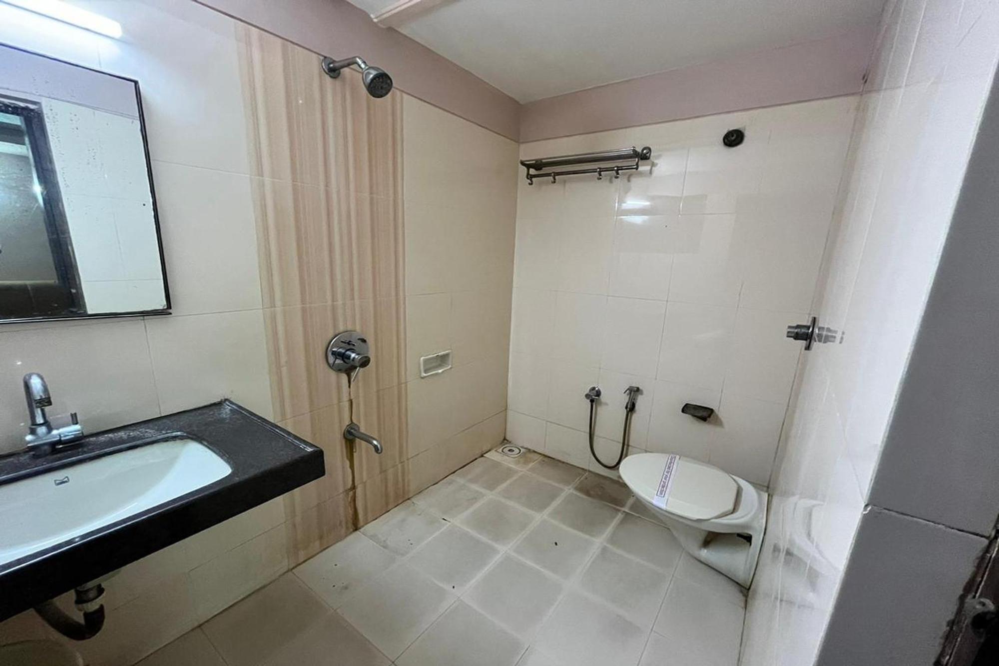 Hotel Shailly Inn Amhedabad Dış mekan fotoğraf
