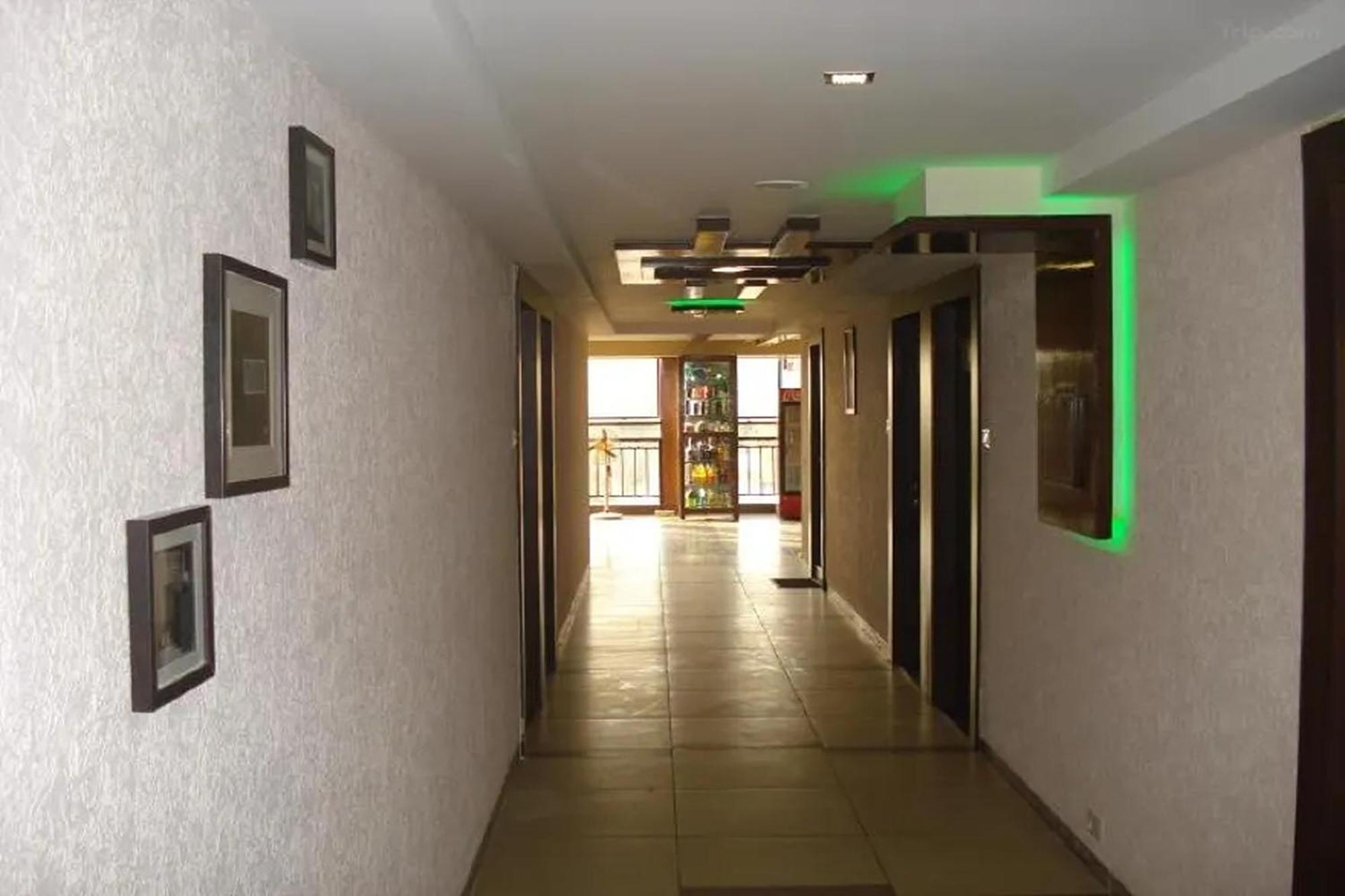 Hotel Shailly Inn Amhedabad Dış mekan fotoğraf
