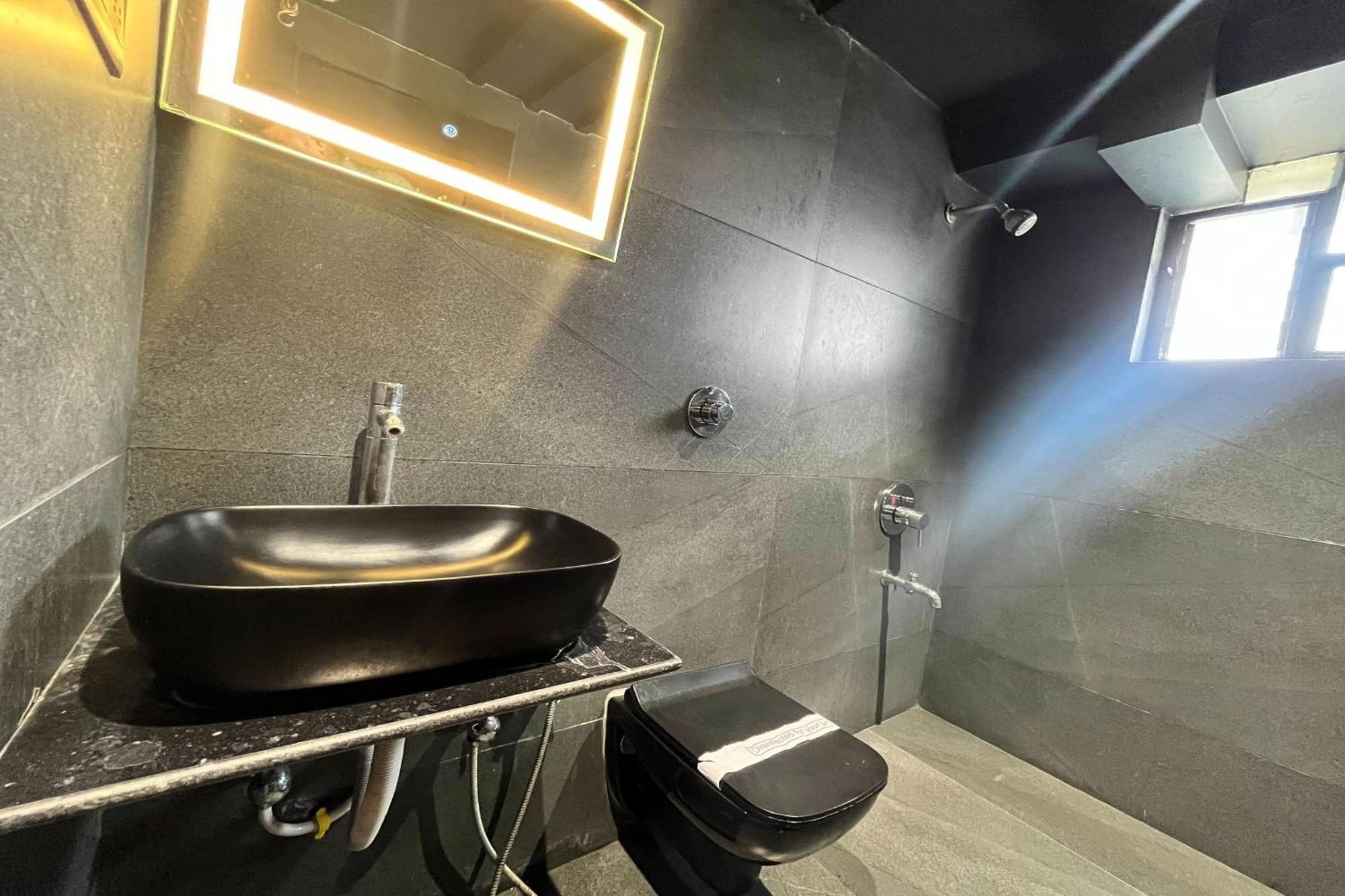 Hotel Shailly Inn Amhedabad Dış mekan fotoğraf