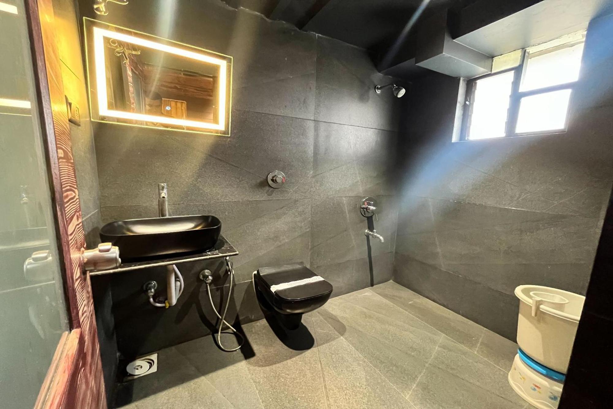 Hotel Shailly Inn Amhedabad Dış mekan fotoğraf