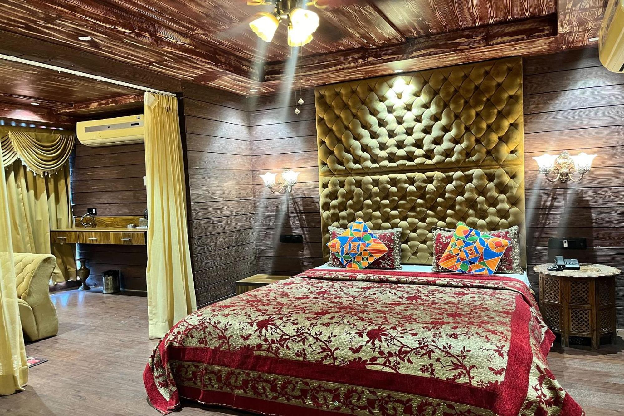 Hotel Shailly Inn Amhedabad Dış mekan fotoğraf